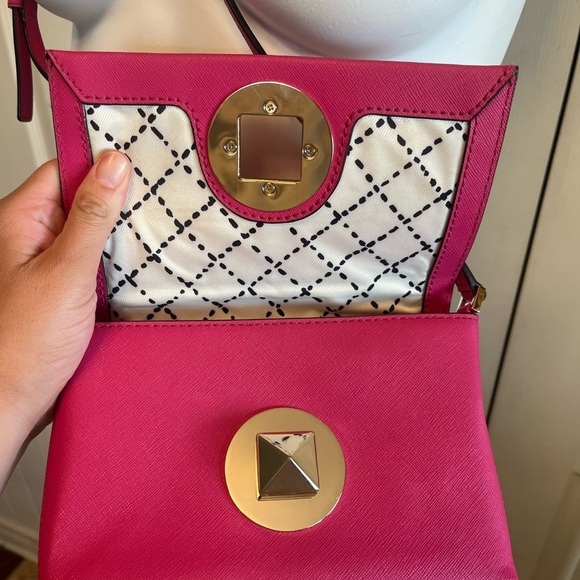 Kate Spade Pink Crossbody Bag with Structured Design - Picture 4 of 9